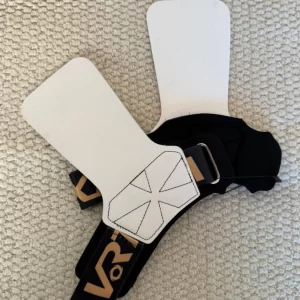 Grip Vórtex Ultra Lona Branca Fitas preta/dourado